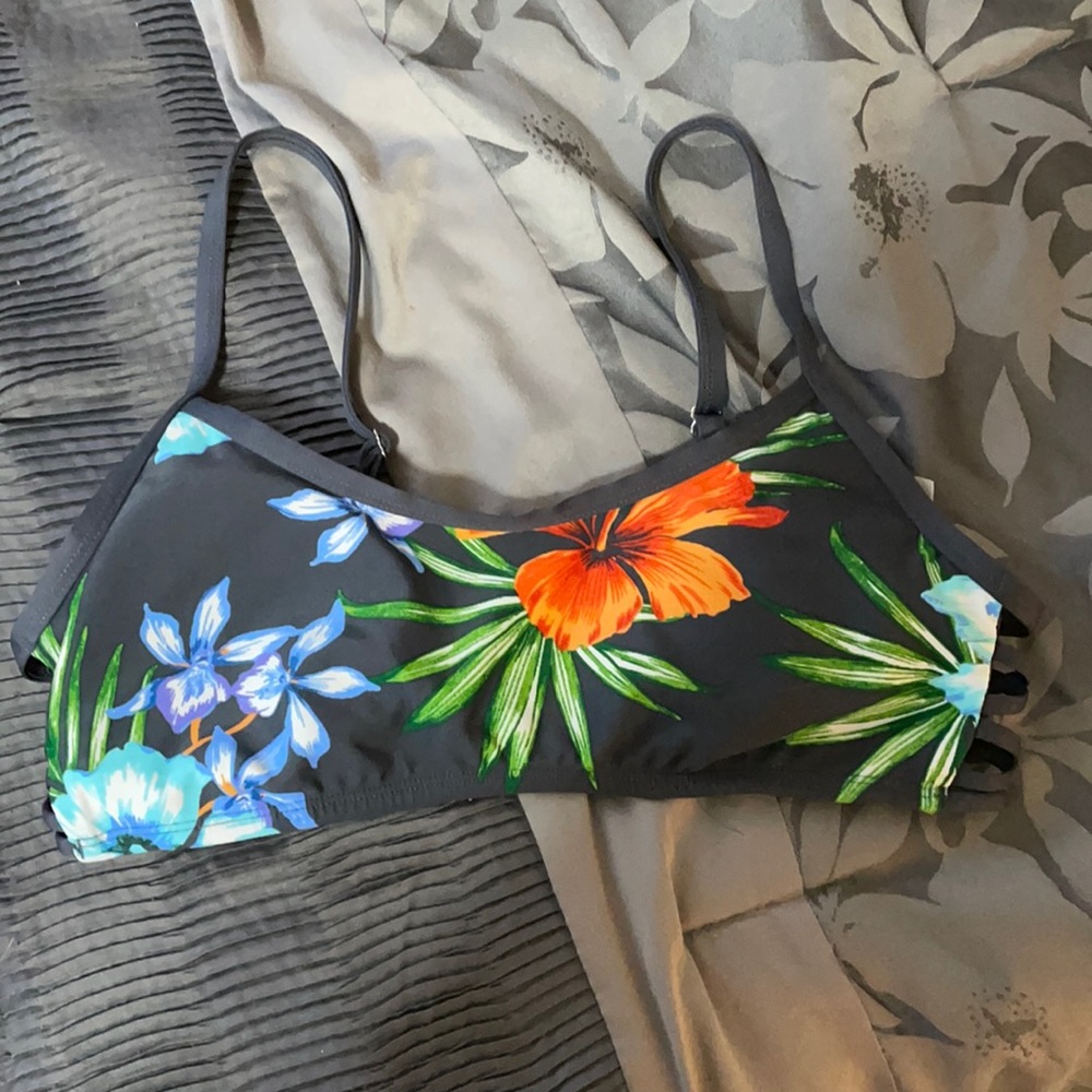 Kona Sol swim top